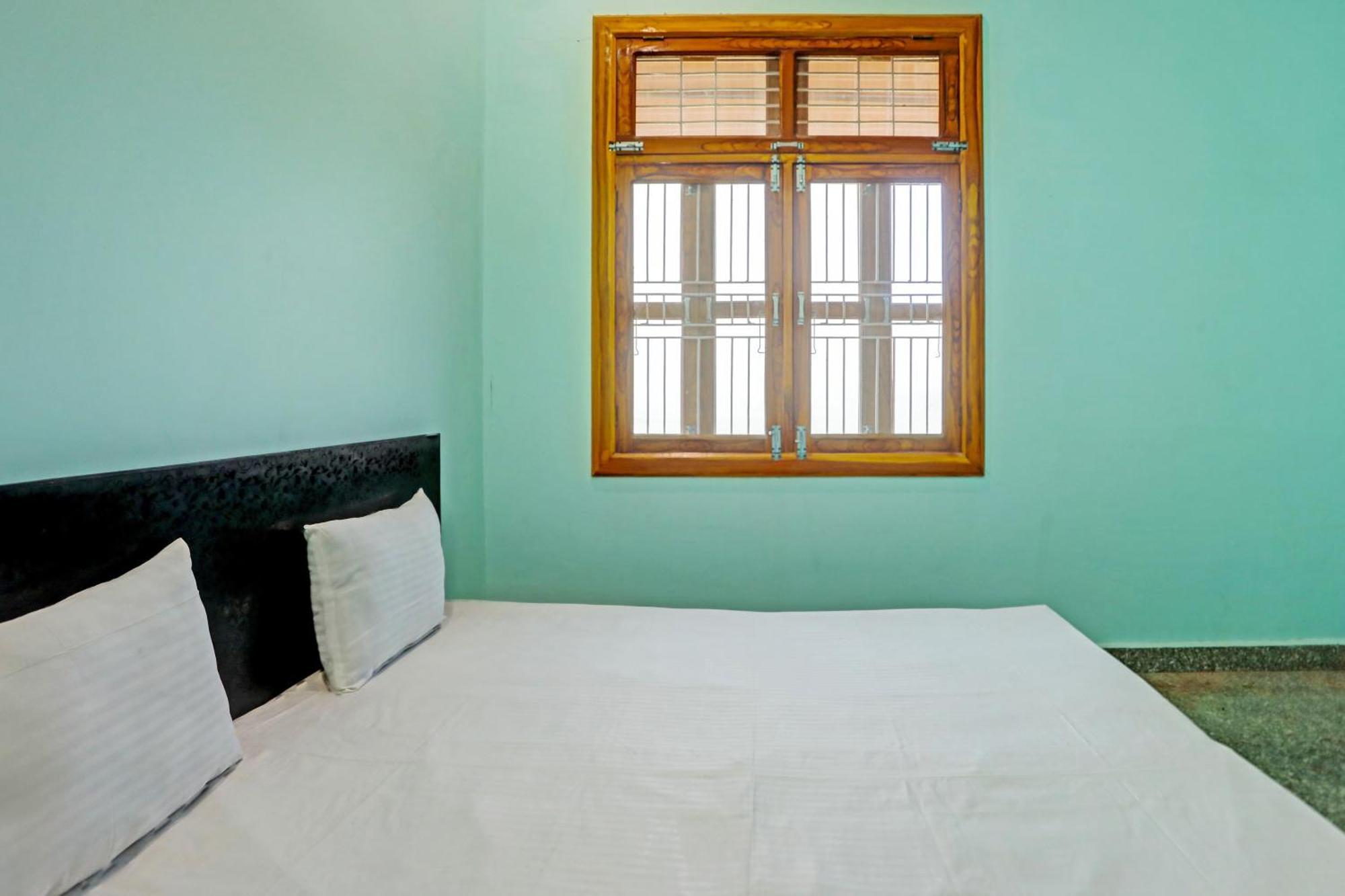 Oyo Moon Light Hotel Etah Exterior photo