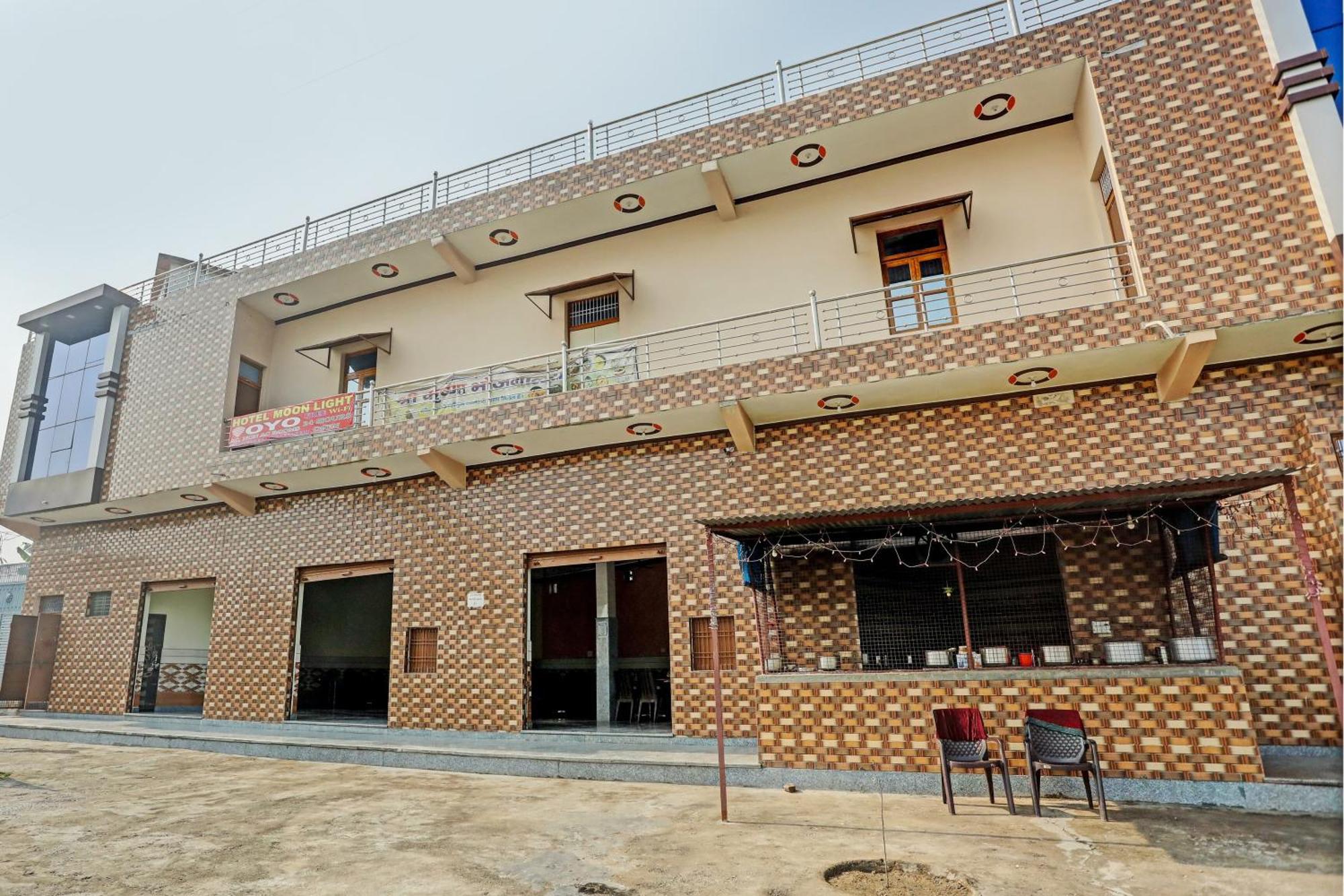 Oyo Moon Light Hotel Etah Exterior photo